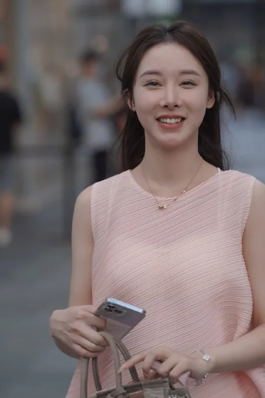 精选街拍作品|爱笑的美女